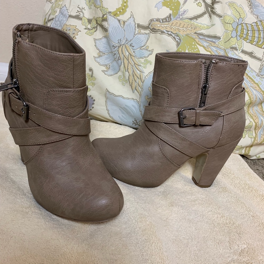 Madden Girl Women's 'Sharpen' Strappy Heeled Boots